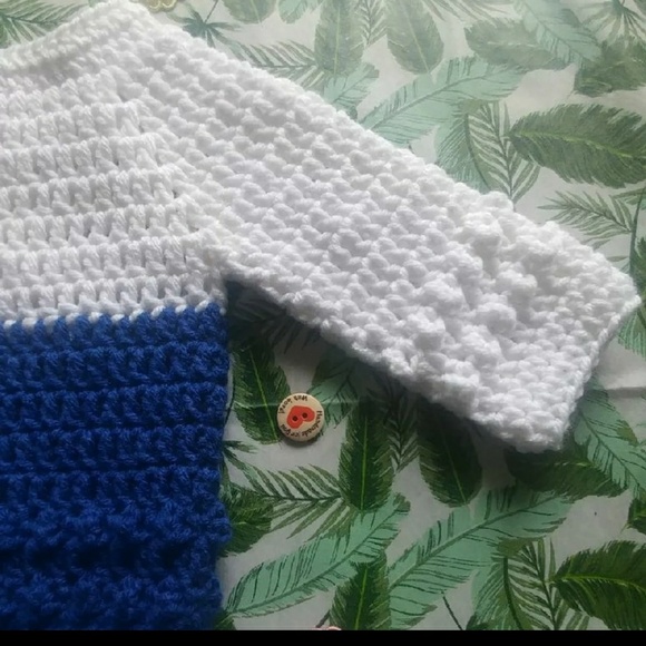 Sweater - Picture 4 of 4